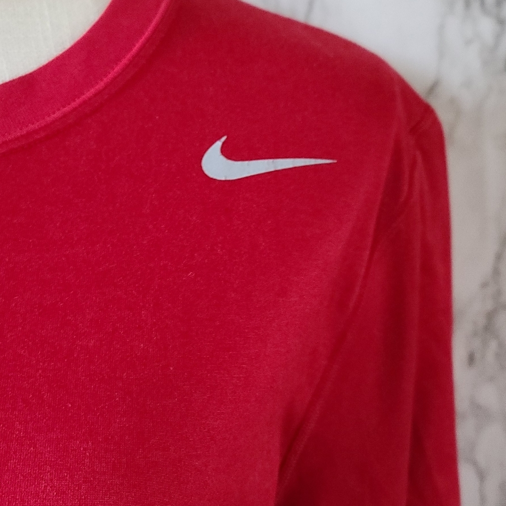 Nike Performance Tee Size Medium - image 2